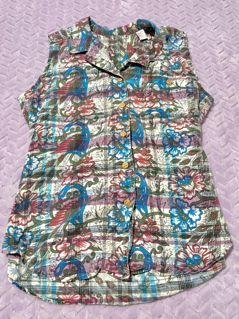 Sleeveless Button-Front Hawaiian & Bird Print Top in Plaid